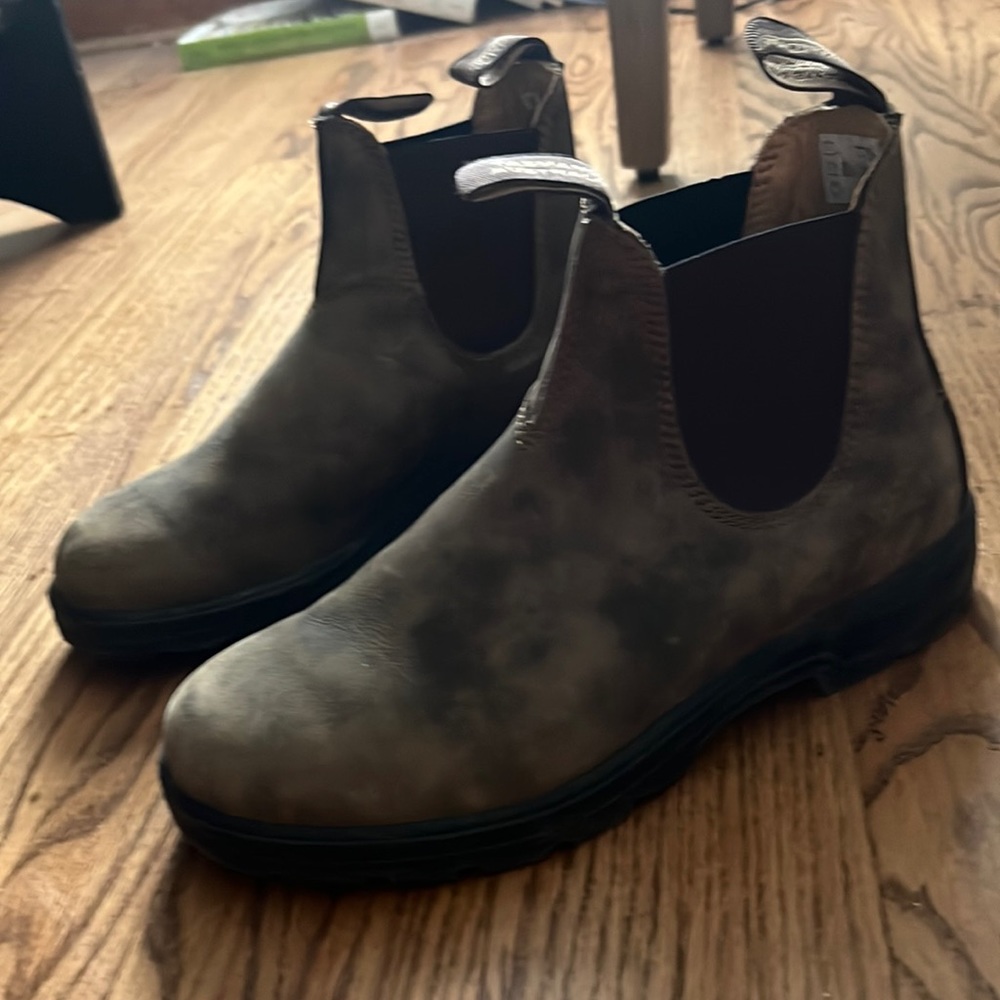 Authentic leather Blundstone boots